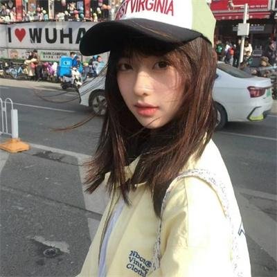 水瓶座 海报